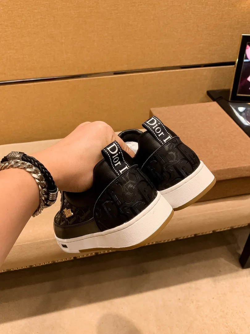 Men's shoes💰 420💰 [Dior] high-end men's shoes brand official website 1:1 latest masterpiece: the upper is made of Italian imported first-layer cowhide with a comfortable and breathable lining ➕original non-slip and wear-resistant outsole🔥, making walking more convenient and comfortable! An exclusive new model, a stunning work, a beautiful 1:1 replica [color] compared to the official quality! Create a fashionable personality to set off your uniqueness! A must-have for trendy men! Classic🔥Size: 38-44 Color: 🔥Multiple colors available🔥.
